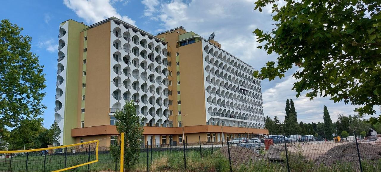 Life Apartmanok Сиофок Екстериор снимка