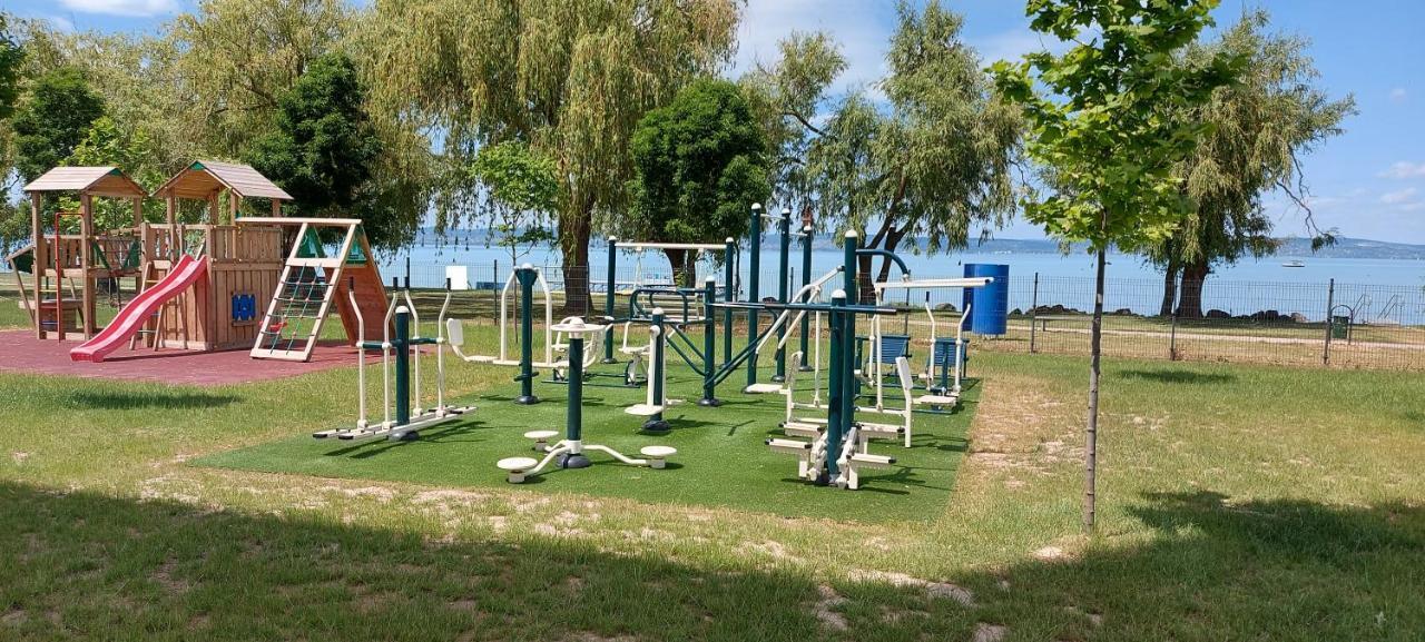 Life Apartmanok Сиофок Екстериор снимка